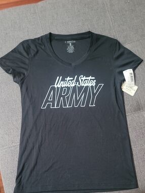 J. America Black Women’s V-Neck United States Army Tee